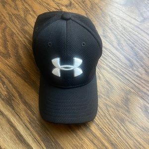 Excellent condition under armour hat black-small (1-3 years)